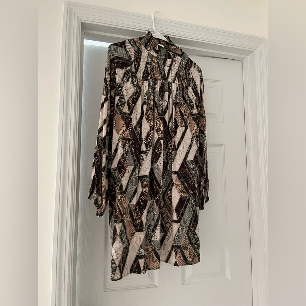 H&M patterned flowy green dress